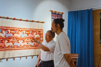 Triển lãm tranh thổ cẩm 'Hoa của đất'