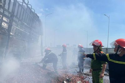 Hà Tĩnh: Kịp thời khống chế vụ cháy xe tải trên cao tốc