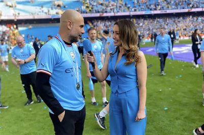 Tình bạn thân thiết giữa Pep Guardiola và nữ bình luận viên xinh đẹp