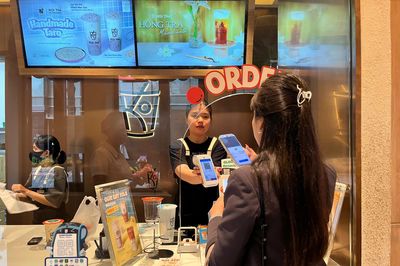 Khách du lịch nước ngoài đã có thể quét QR thanh toán ở Việt Nam