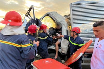 Tai nạn trên cao tốc, bố và em trai của tài xế tử vong