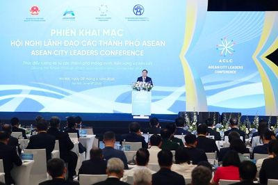 Tăng cường kết nối, huy động nguồn lực và thúc đẩy hợp tác thực chất giữa các thành phố ASEAN