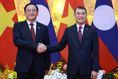 Thủ tướng Lê Minh Hưng và Thủ tướng Lào Sonexay Siphandone hội đàm