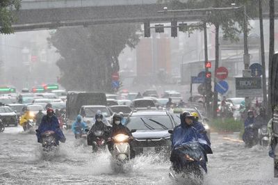 Thời tiết ngày 8/6: Miền bắc ngày nắng nóng, chiều tối đón không khí lạnh gây mưa lớn, trời chuyển mát