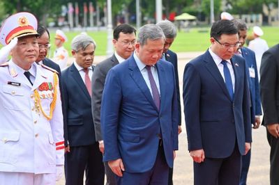 [Ảnh] Thủ tướng Vương quốc Campuchia Hun Manet vào Lăng viếng Chủ tịch Hồ Chí Minh