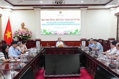 Các văn bản, đề án trình Bộ Chính trị, Ban Bí thư phải thể hiện được tính mới, tầm nhìn dài hạn