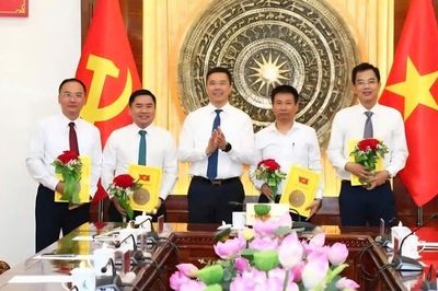 Thanh Hóa tiếp nhận, bổ nhiệm nhiều lãnh đạo cấp sở, ngành