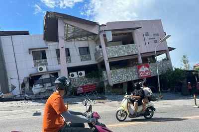 Động đất Philippines: Thương vong tăng, sóng thần tới Nhật Bản