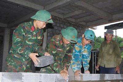 300 cán bộ, chiến sĩ hỗ trợ xây dựng trường nội trú ở vùng biên Quảng Trị