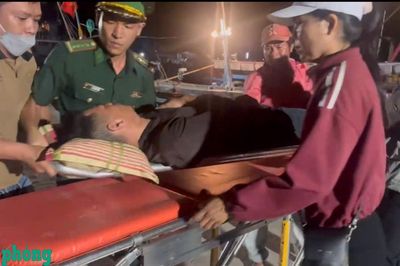 Kịp thời cấp cứu ngư dân gặp sự cố sức khỏe khi đang đánh bắt trên biển