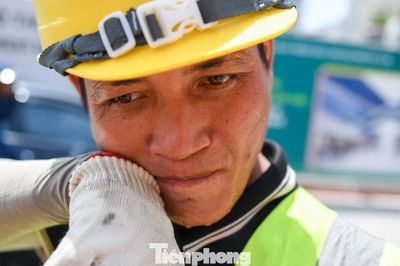 Căng mình dưới nắng hơn 40 độ C trên công trường Vành đai 1