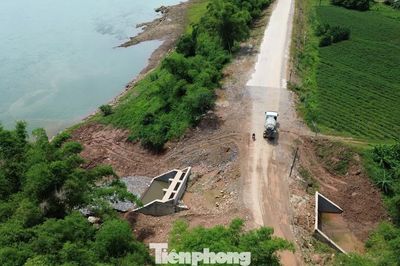 Dự án cấp bách ngăn lũ, chống ngập 600 tỷ thi công kiểu 'rùa bò'