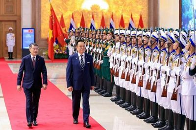 Thủ tướng Thái Lan bắt đầu thăm chính thức Việt Nam