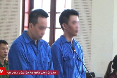 Tài xế buôn pháo nổ ngụy trang trong xe chở phế liệu