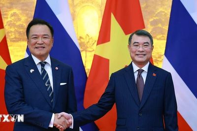 Thủ tướng Lê Minh Hưng và Thủ tướng Thái Lan Anutin Charnvirakul hội đàm
