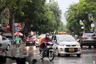 Thời tiết ngày 8/6: Không khí lạnh tràn về, Bắc Bộ mưa lớn diện rộng