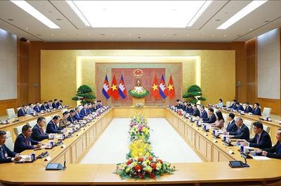 Thủ tướng Lê Minh Hưng và Thủ tướng Campuchia Hun Manet hội đàm