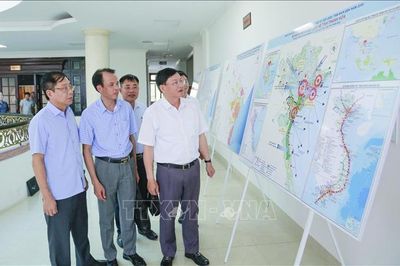 Tạo không gian phát triển mới cho các ngành công nghệ cao, dịch vụ số và kinh tế số