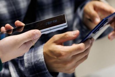 Giá điện thoại thông minh tăng vọt vì thiếu hụt chip nhớ