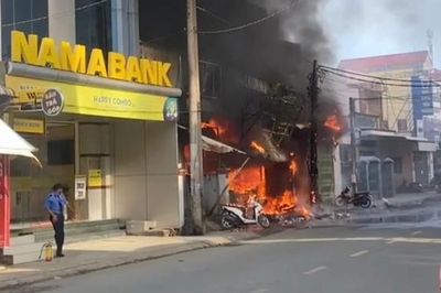 Vụ cụ ông U90 bị tai biến tử vong trong đám cháy: Tạm giữ vợ chồng người con trai để điều tra
