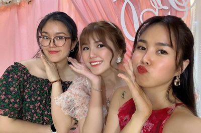 Khoảnh khắc hiếm của Lê Phương và 2 em gái ruột