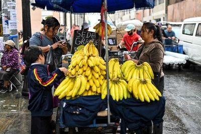Khủng hoảng Trung Đông đe dọa nguồn cung mì udon và chuối tại Nhật Bản