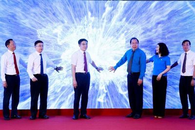 Lan tỏa phong trào 'Lao động giỏi, năng suất cao, thu nhập tốt' trong ngành điện