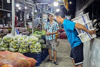 Mưu sinh lúc rạng sáng
