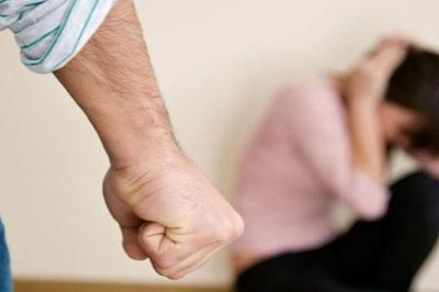 Bắc Ninh: Nghi vấn chồng bạo lực vợ gây thương tích nặng