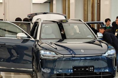 Công nghệ trên Wenjie M9: Tự động điều chỉnh chế độ lái theo số người và địa hình