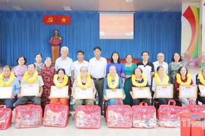 Xã Chợ Gạo: Hơn 600 người cao tuổi được mừng thọ