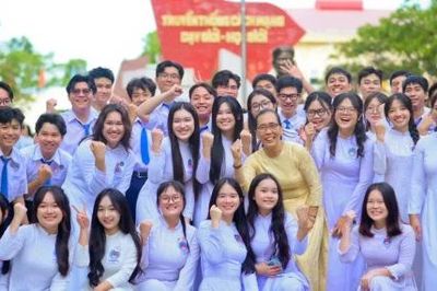 Dấu mốc đáng nhớ của học sinh lớp 12 Trường THPT Nguyễn Đình Chiểu