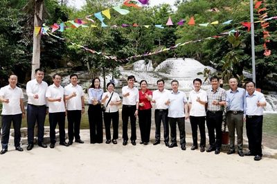 Đồng chí Bí thư Tỉnh ủy khảo sát một số địa điểm định hướng phát triển du lịch