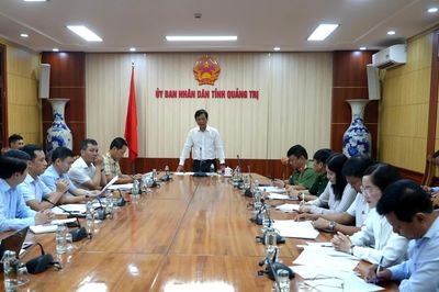 Bàn phương án tổ chức hội thảo tái định vị không gian phát triển theo chiến lược 'vươn Đông, tỏa Tây'