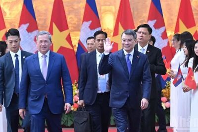 Thủ tướng Lê Minh Hưng hội đàm với Thủ tướng Vương quốc Campuchia Samdech Moha Borvor Thipadei Hun Manet