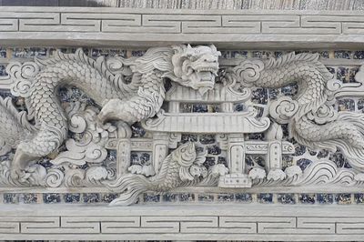 Độc đáo chậu Tứ quý đắp tay ở Thuận An