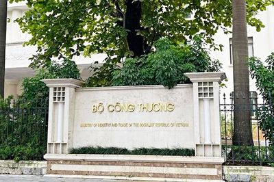 Bộ Công Thương sửa đổi, bổ sung và bãi bỏ nhiều thủ tục hành chính