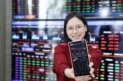 Chứng khoán phái sinh ngày 8/6: Chênh lệch dương trở lại bất chấp sắc đỏ bao trùm