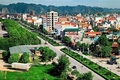 Chính phủ chỉ đạo sắp xếp tổ dân phố, cơ sở giáo dục, y tế, trạm y tế cấp xã