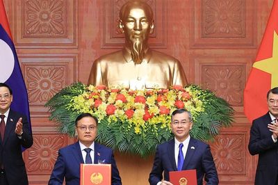 Bộ Tài chính Việt Nam - Lào trao Thỏa thuận hợp tác giai đoạn 2026 - 2030