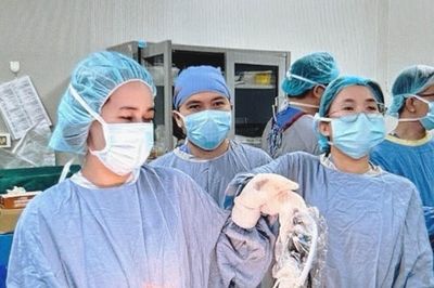 Phẫu thuật nội soi thành công cho người bệnh mắc cùng lúc 2 ung thư