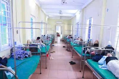 Vụ hơn 60 người ngộ độc: Xử phạt tiệm bánh mì 18 triệu đồng