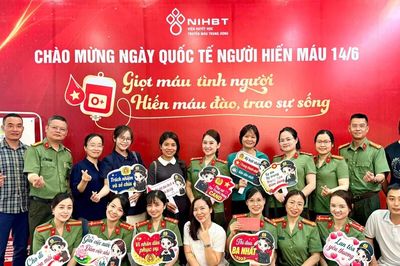 Hội Phụ nữ Cục Truyền thông CAND hiến máu 'Giọt hồng yêu thương'