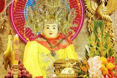 Nấu nước tắm Bà Chúa Xứ Núi Sam từ 9 loại hoa