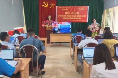 Tập huấn kỹ năng số cho 150 cán bộ, công chức, viên chức và tổ chuyển đổi số cộng đồng các xã