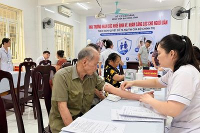 Bệnh viện Đa khoa tỉnh khai trương Điểm khám sức khỏe định kỳ cho người dân