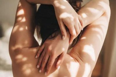 Muốn về già vẫn đi thẳng lưng, không khom người? Đây là những điều nên làm từ sớm