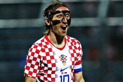 Croatia thắng nghẹt thở Slovenia, Modric và Pasalic cùng tỏa sáng