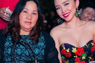 Chỉ một dòng tin nhắn từ mẹ, Tóc Tiên nghẹn ngào 'Trái Đất mãi không thể hình vuông được'