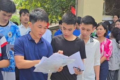 Người đàn ông U40 tuổi dự thi THPT lần thứ 18